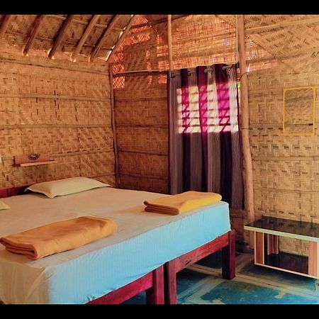 Om Shanti Om Home Stay & Cafe Hampi Bagian luar foto