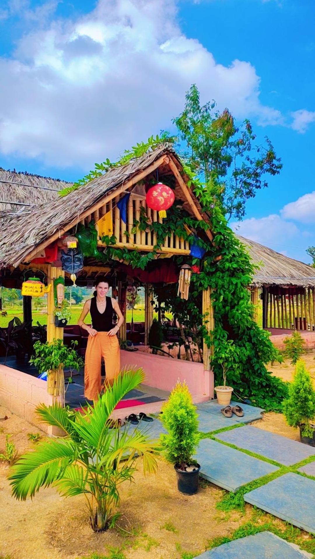 Om Shanti Om Home Stay & Cafe Hampi Bagian luar foto