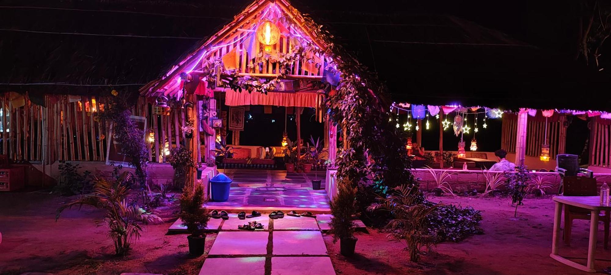 Om Shanti Om Home Stay & Cafe Hampi Bagian luar foto