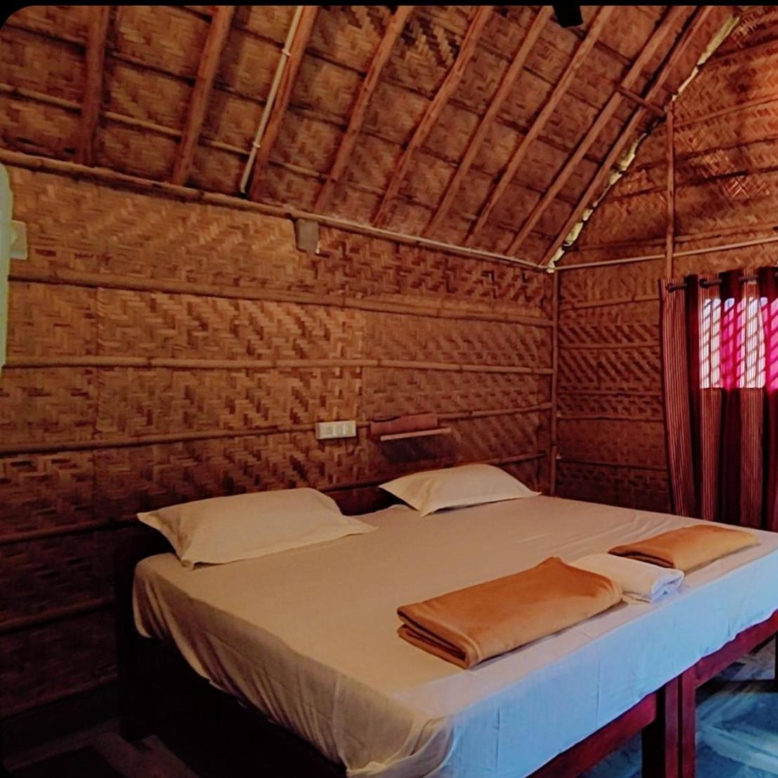 Om Shanti Om Home Stay & Cafe Hampi Bagian luar foto