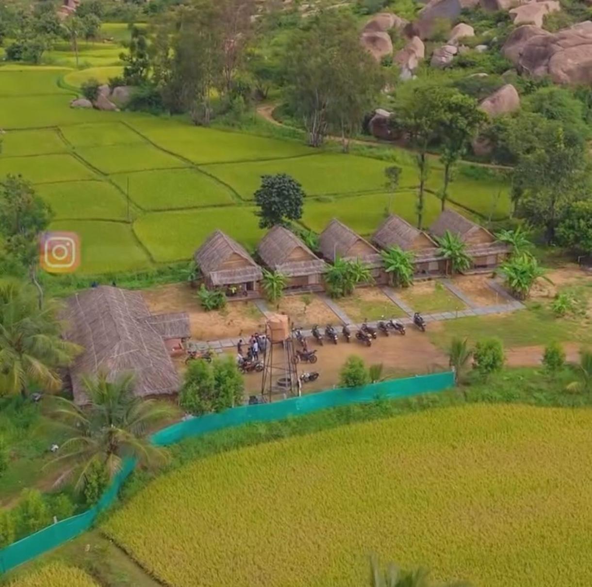 Om Shanti Om Home Stay & Cafe Hampi Bagian luar foto